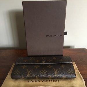 Authentic Louis Vuitton Sarah Wallet